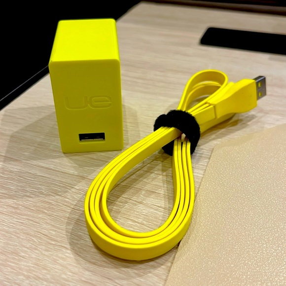 Original Logitech Universal AC Adapter & USB Charge Cable Cord Fast Charging - Picture 1 of 5